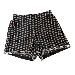 NEW MAX STUDIO Black White Floral Elastic Waist Pull On Shorts Size L